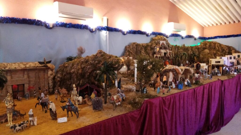 Belen y entrada Parroquia Los Alamos 2