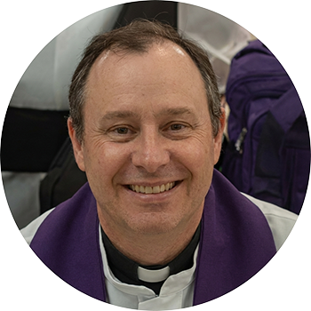 Párroco NSDLA Don Víctor González