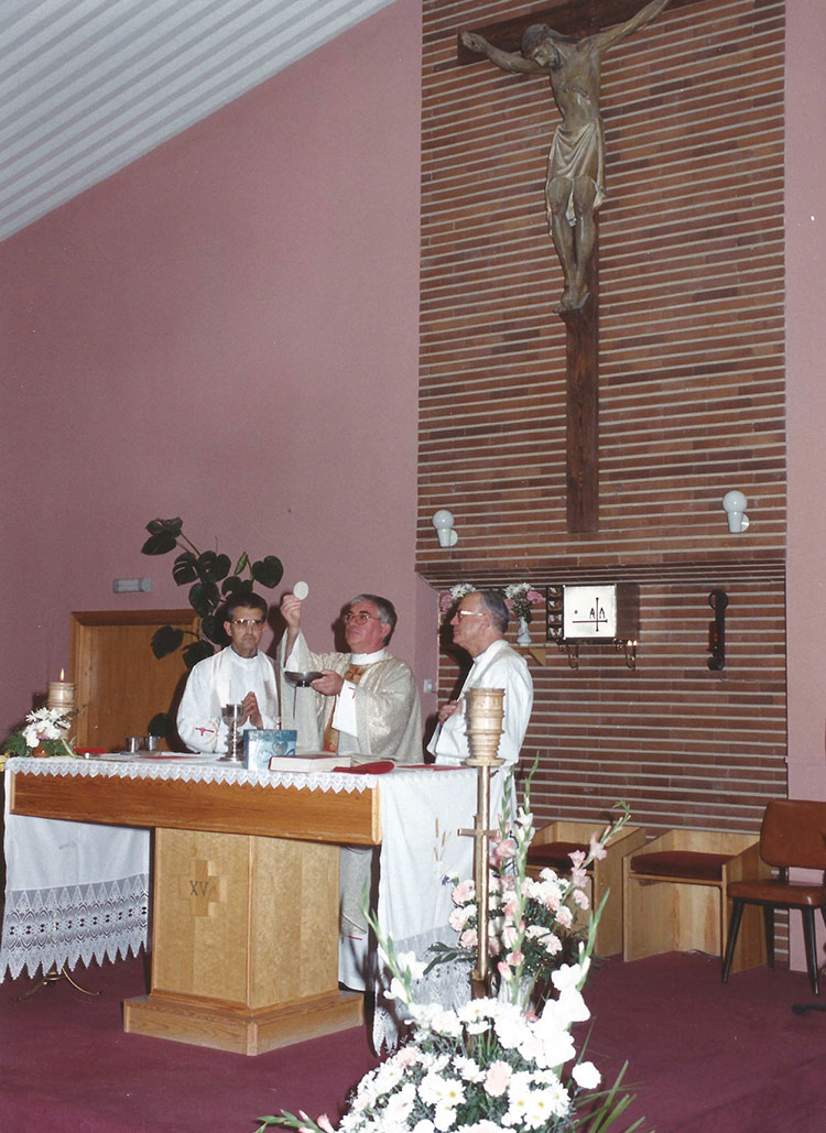 Historia-imagenes-parroquia-los-alamos-103-confirmacion-mayo-1999