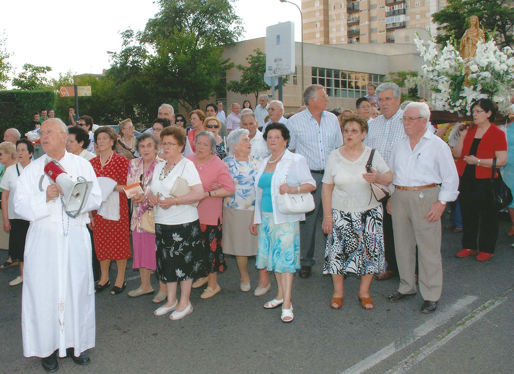 Historia-imagenes-parroquia-los-alamos-116-procesion-2009