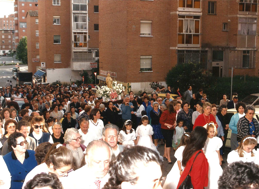 Historia-imagenes-parroquia-los-alamos-16-procesion-madrid-1988