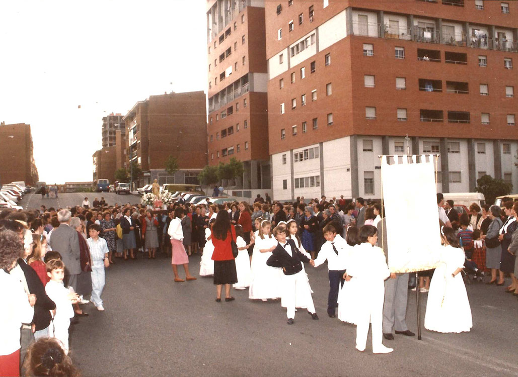 Historia-imagenes-parroquia-los-alamos-18-procesion-madrid-1988