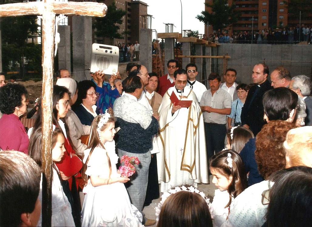 Historia-imagenes-parroquia-los-alamos-23-procesion-madrid-1988