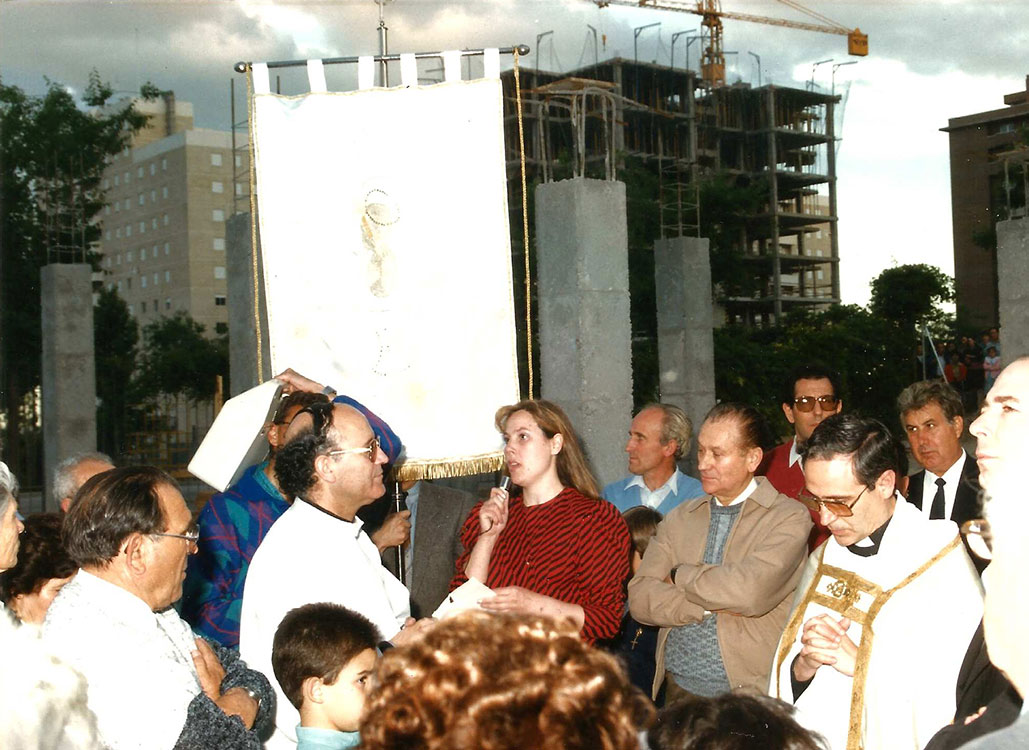 Historia-imagenes-parroquia-los-alamos-25-procesion-madrid-1988