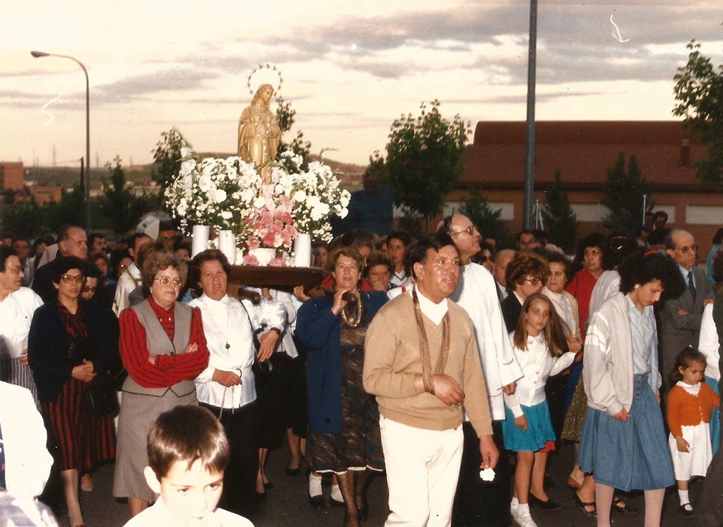 Historia-imagenes-parroquia-los-alamos-26-procesion-madrid-1988