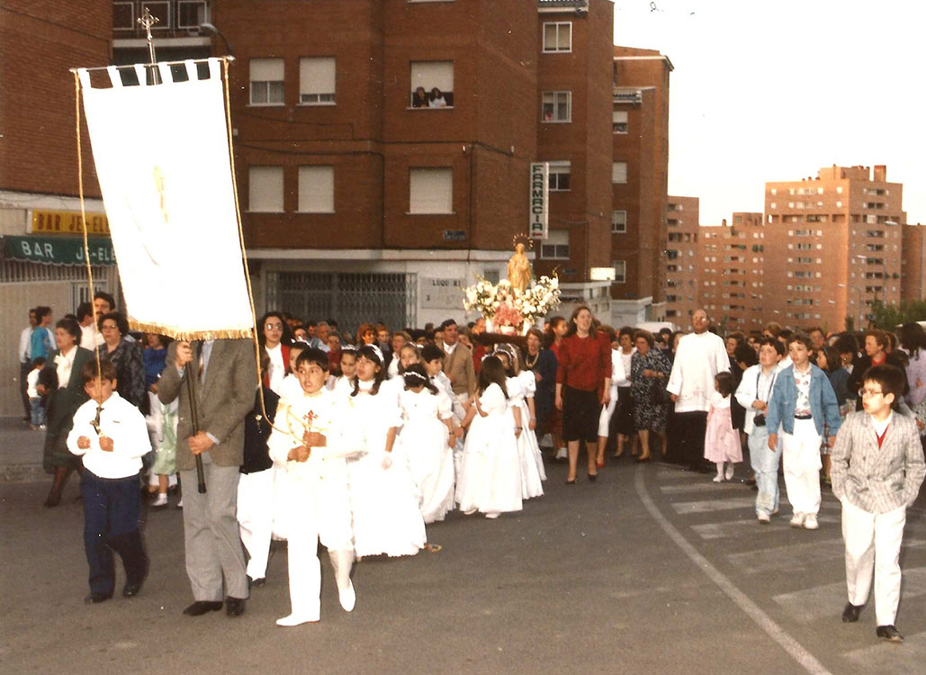 Historia-imagenes-parroquia-los-alamos-27-procesion-madrid-1988