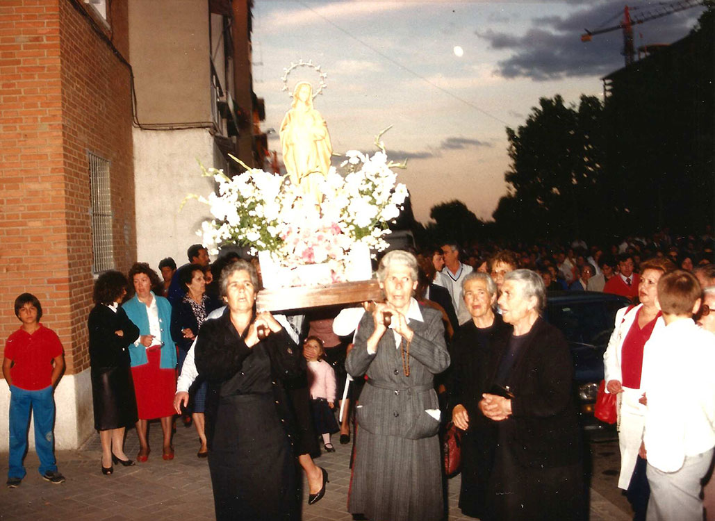 Historia-imagenes-parroquia-los-alamos-29-procesion-madrid-1988