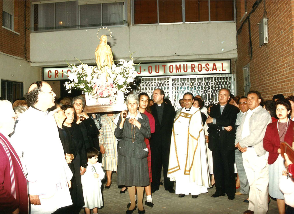 Historia-imagenes-parroquia-los-alamos-30-procesion-madrid-1988