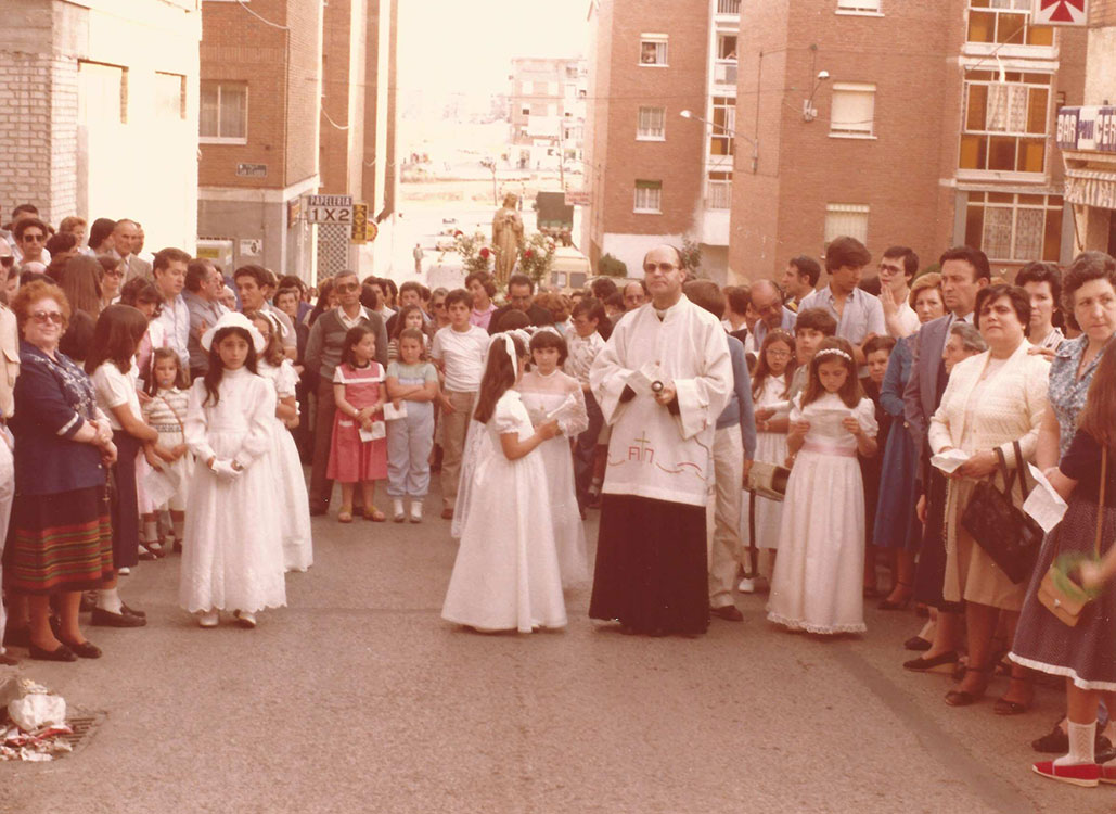 Historia-imagenes-parroquia-los-alamos-4-procesion-madrid-1981