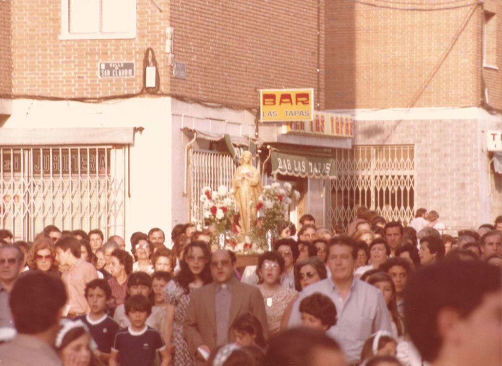Historia-imagenes-parroquia-los-alamos-5-procesion-madrid-1981