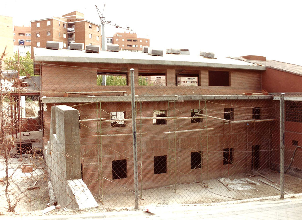 Historia-imagenes-parroquia-los-alamos-51-parroquia-obra-segunda-fase-mayo-1993