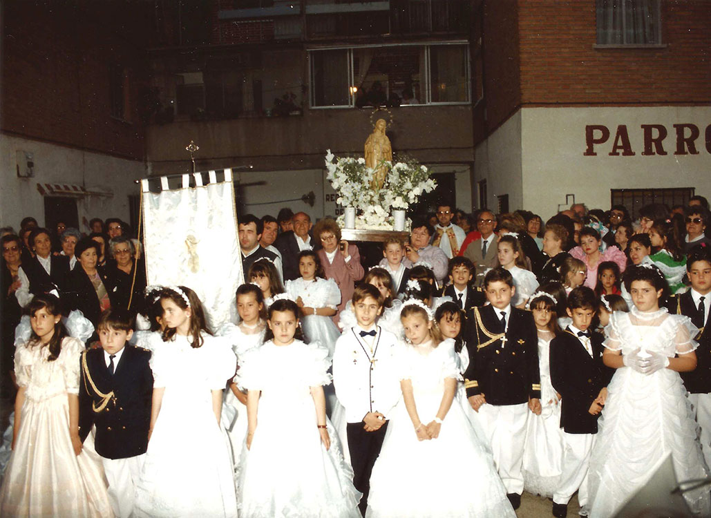 Historia-imagenes-parroquia-los-alamos-58-procesion-mayo-1993