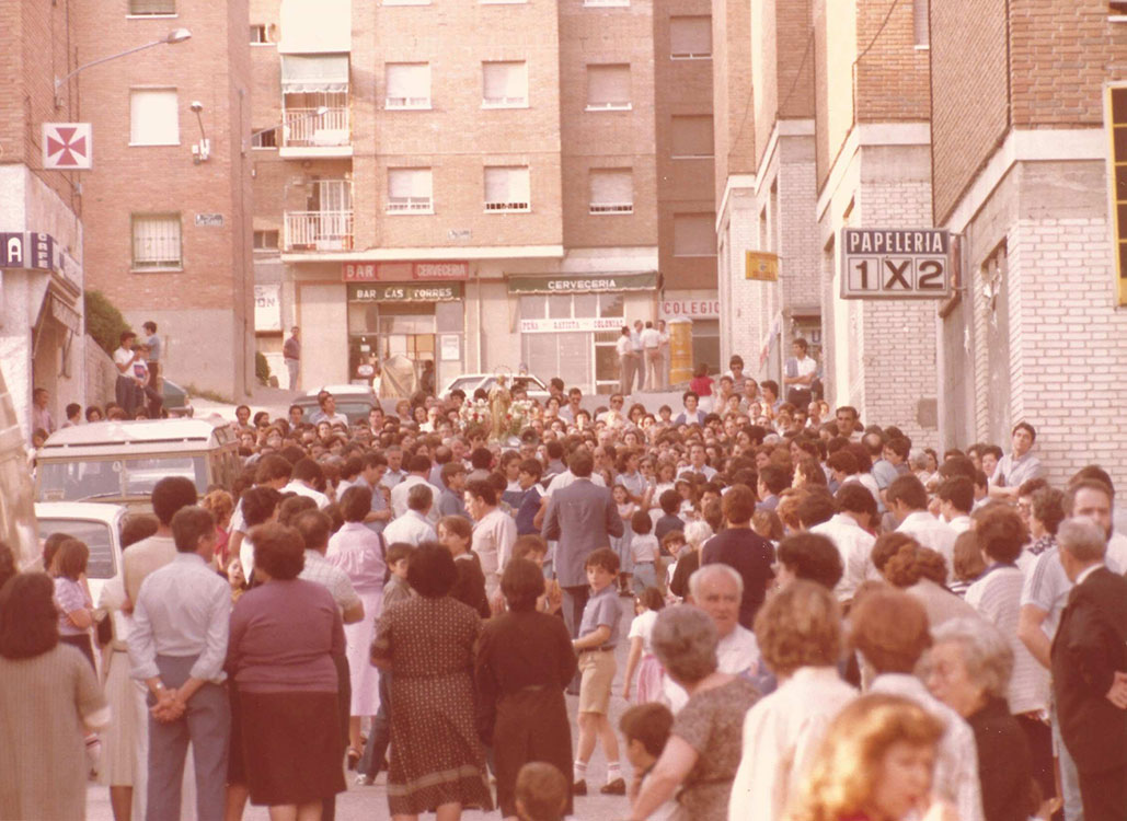 Historia-imagenes-parroquia-los-alamos-6-procesion-madrid-1981-3