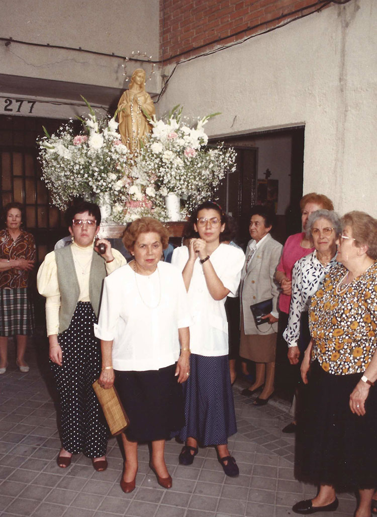 Historia-imagenes-parroquia-los-alamos-60-procesion-mayo-1994