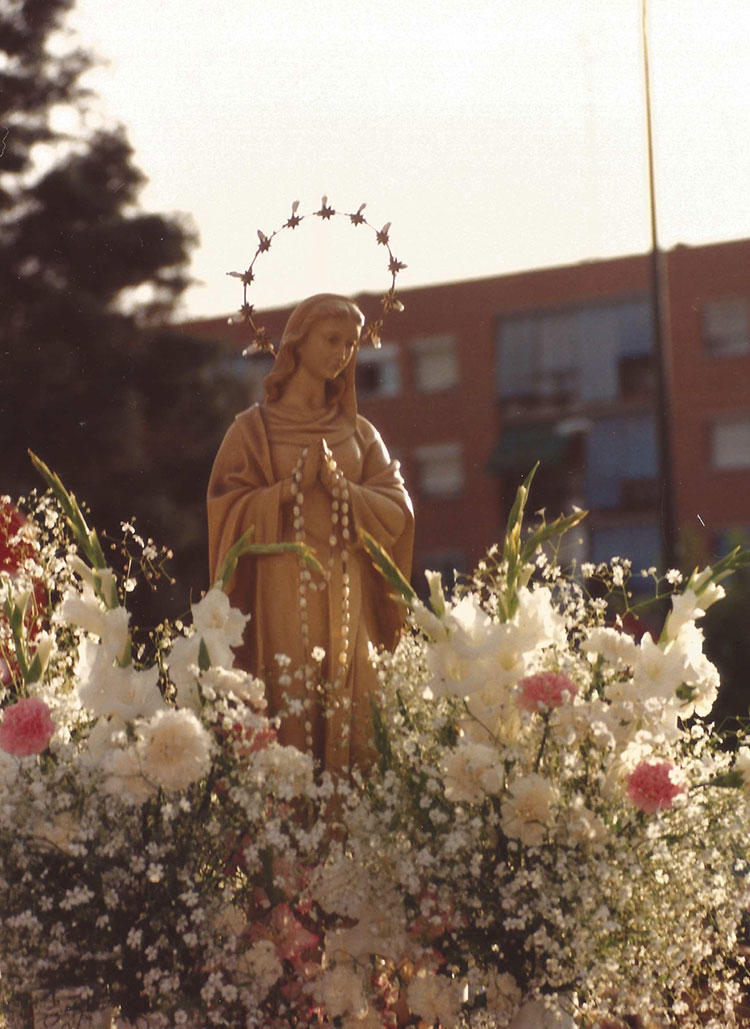 Historia-imagenes-parroquia-los-alamos-61-procesion-mayo-1994
