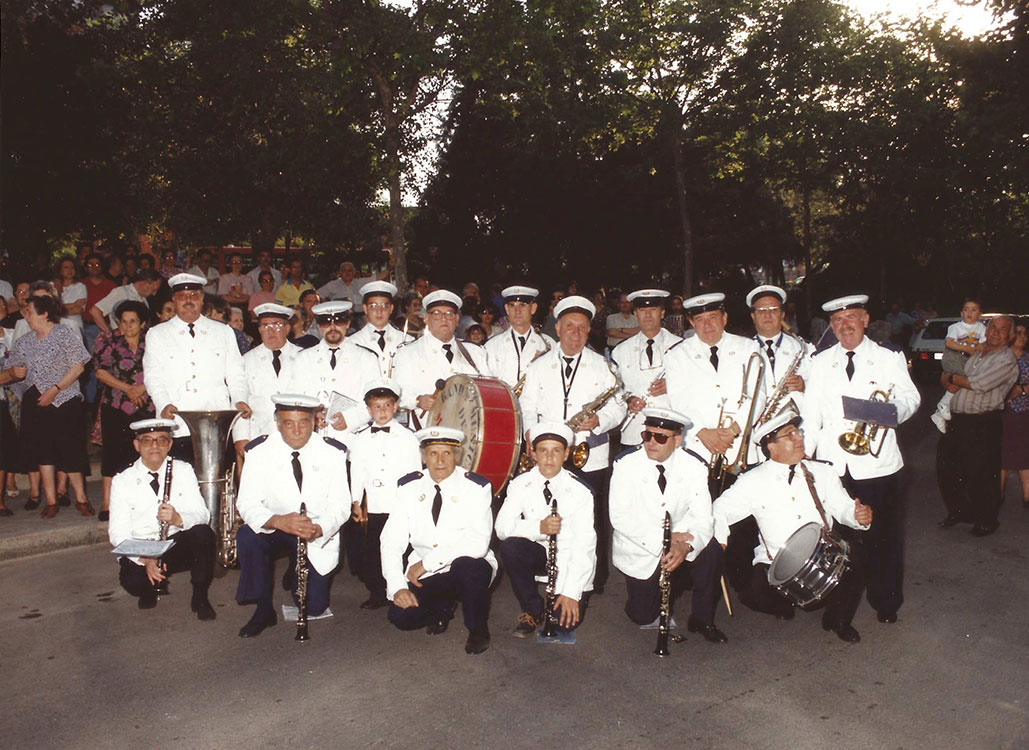 Historia-imagenes-parroquia-los-alamos-69-procesion-mayo-1995