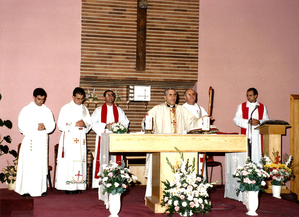 Historia-imagenes-parroquia-los-alamos-74-confirmaciones-1996