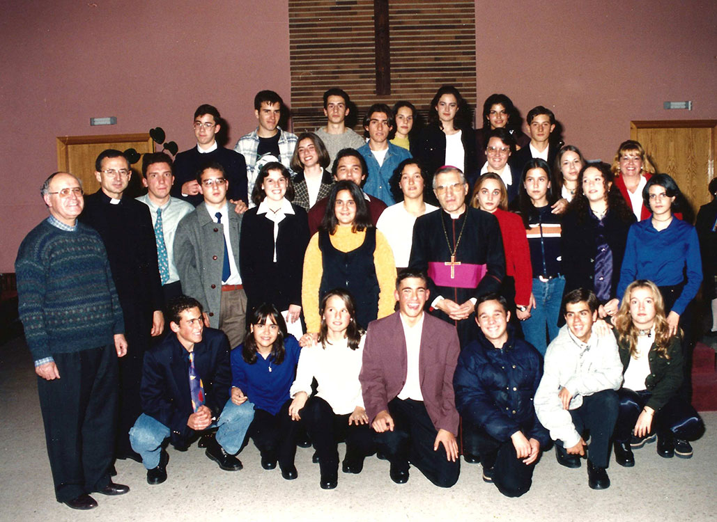 Historia-imagenes-parroquia-los-alamos-78-confirmaciones-1996