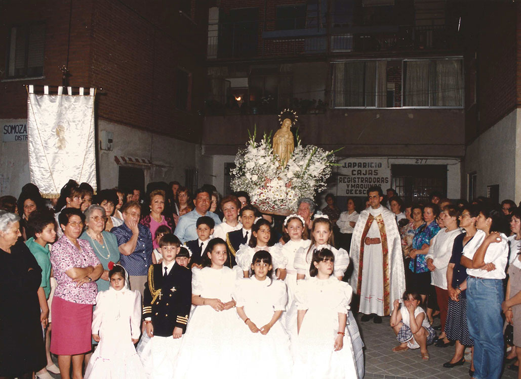 Historia-imagenes-parroquia-los-alamos-85-precesion-1996