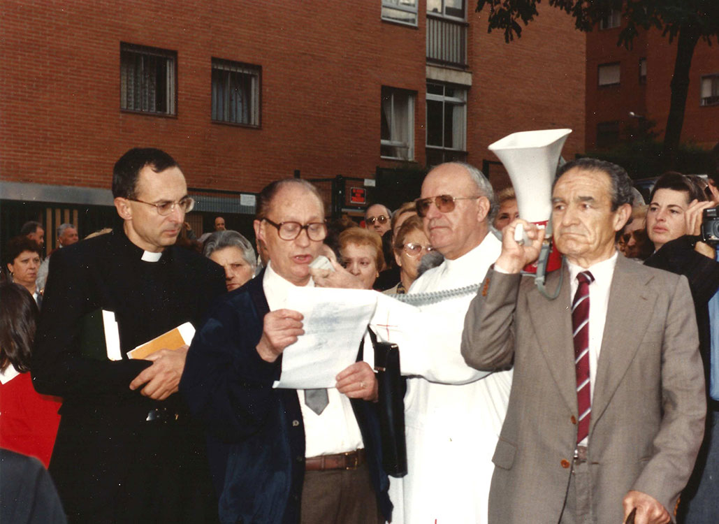 Historia-imagenes-parroquia-los-alamos-86-precesion-1996